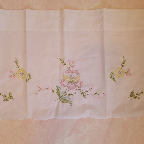 Vintage window treatment 1 single panel floral embroidery white cottagecore coun - Picture 2 of 7